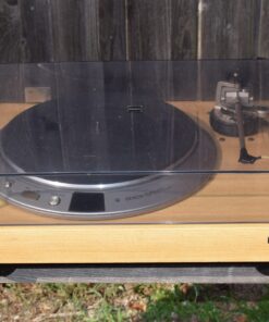 Denon Turntable - Model: DP-2000