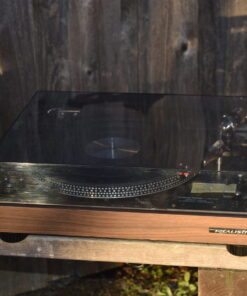 Realistic Turntable - Model: Lab-400