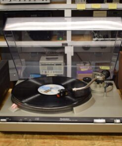 Technics Turntable - Model: SL-3200