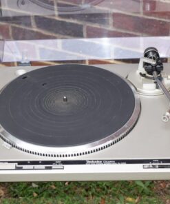 Technics Turntable - Model: SL-Q303