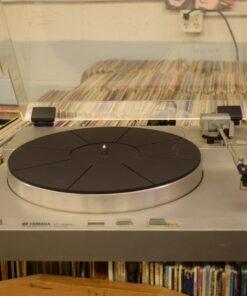 Yamaha Turntable - Model: P-450
