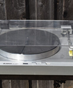 Yamaha Turntable - Model: P-450
