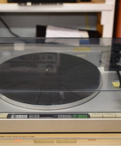 Yamaha Turntable - Model: P-500